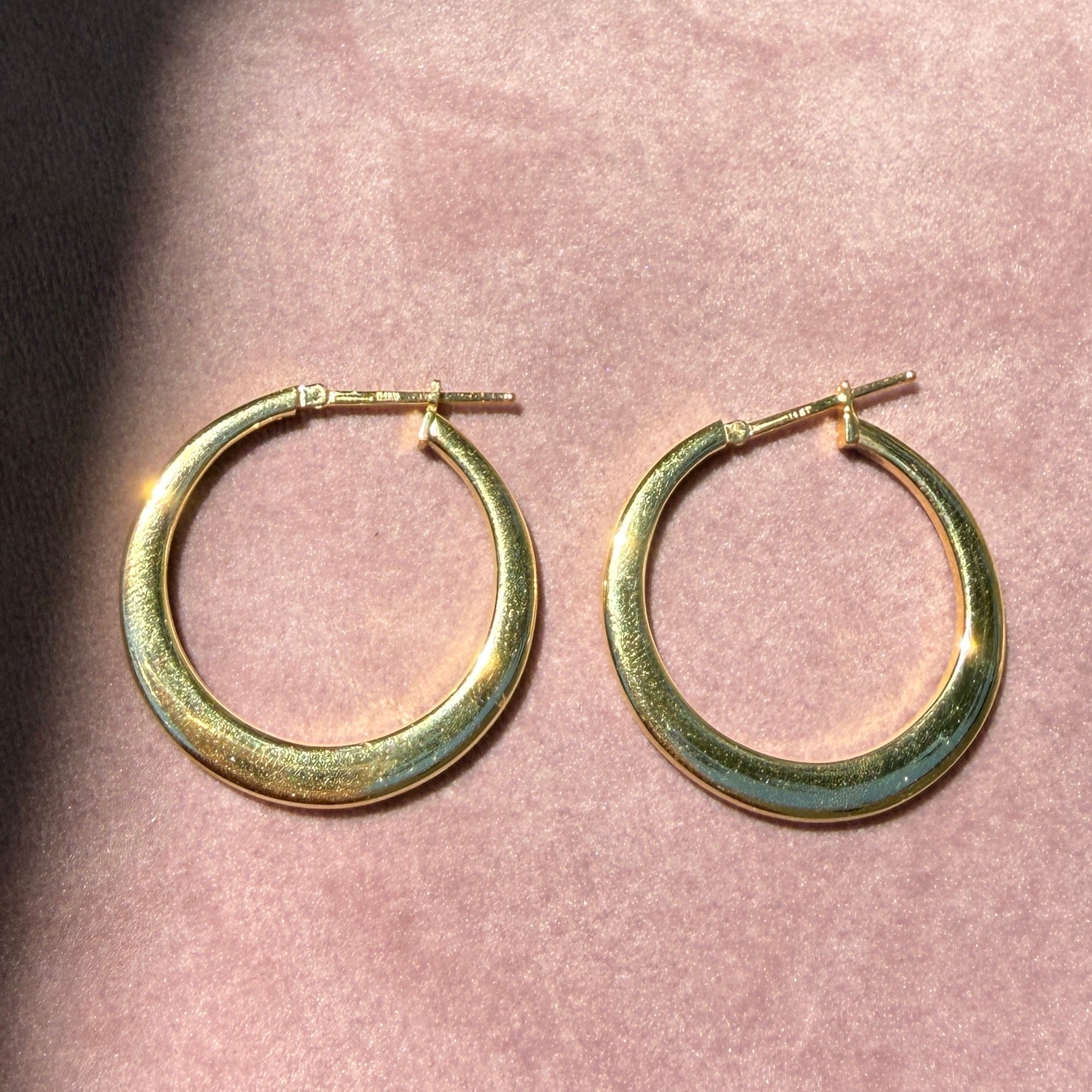 Shylee Rose 14k Yellow Gold Graduated Skinny Hoops