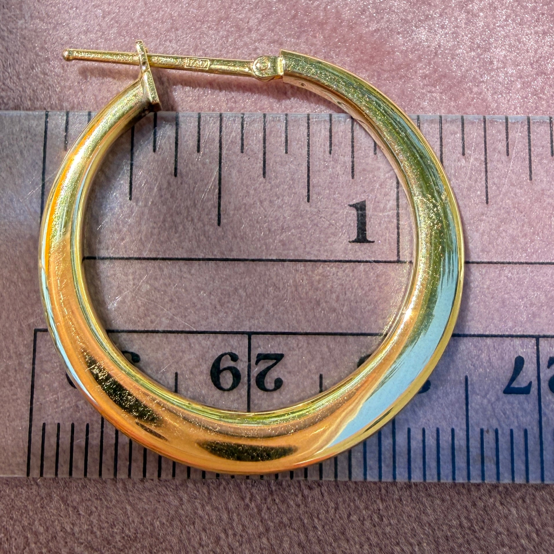 Shylee Rose 14k Yellow Gold Graduated Skinny Hoops