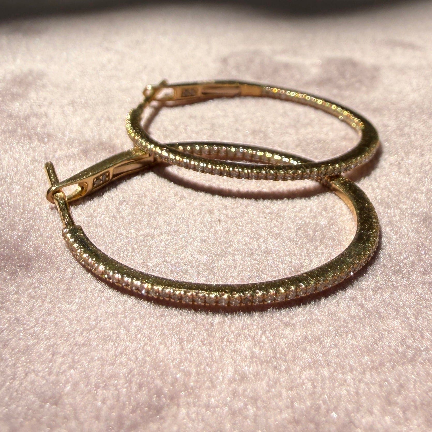 Shylee Rose 18k Yellow Gold 1" Diamond Hoops