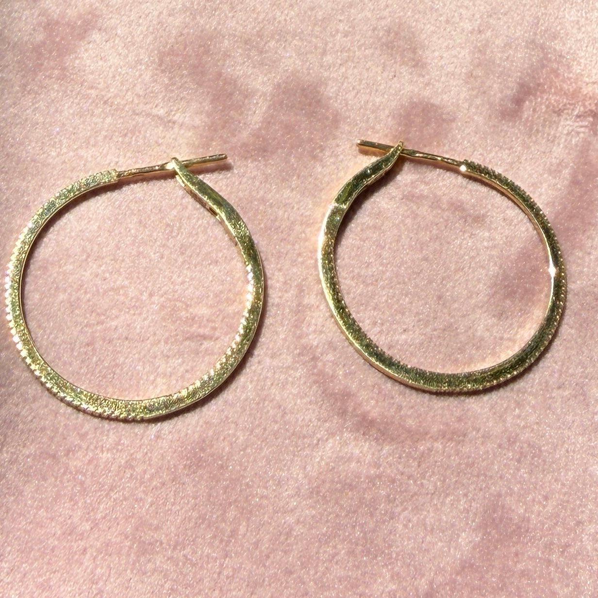 Shylee Rose 18k Yellow Gold 1" Diamond Hoops
