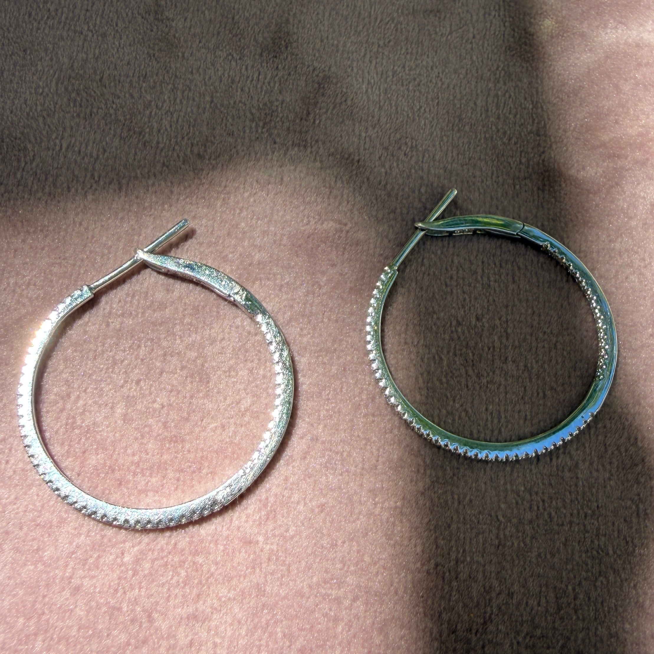 Shylee Rose 18k White Gold 1" Diamond Hoops