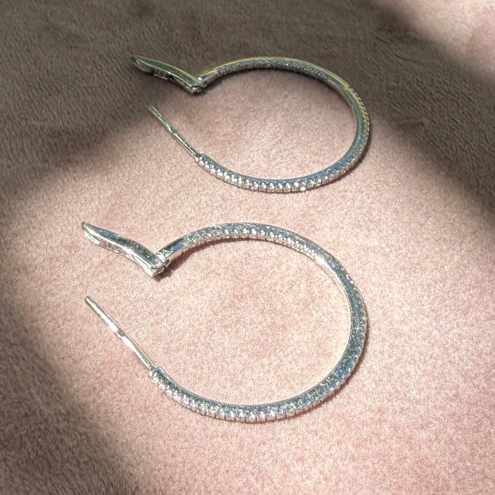 Shylee Rose 18k White Gold 1" Diamond Hoops
