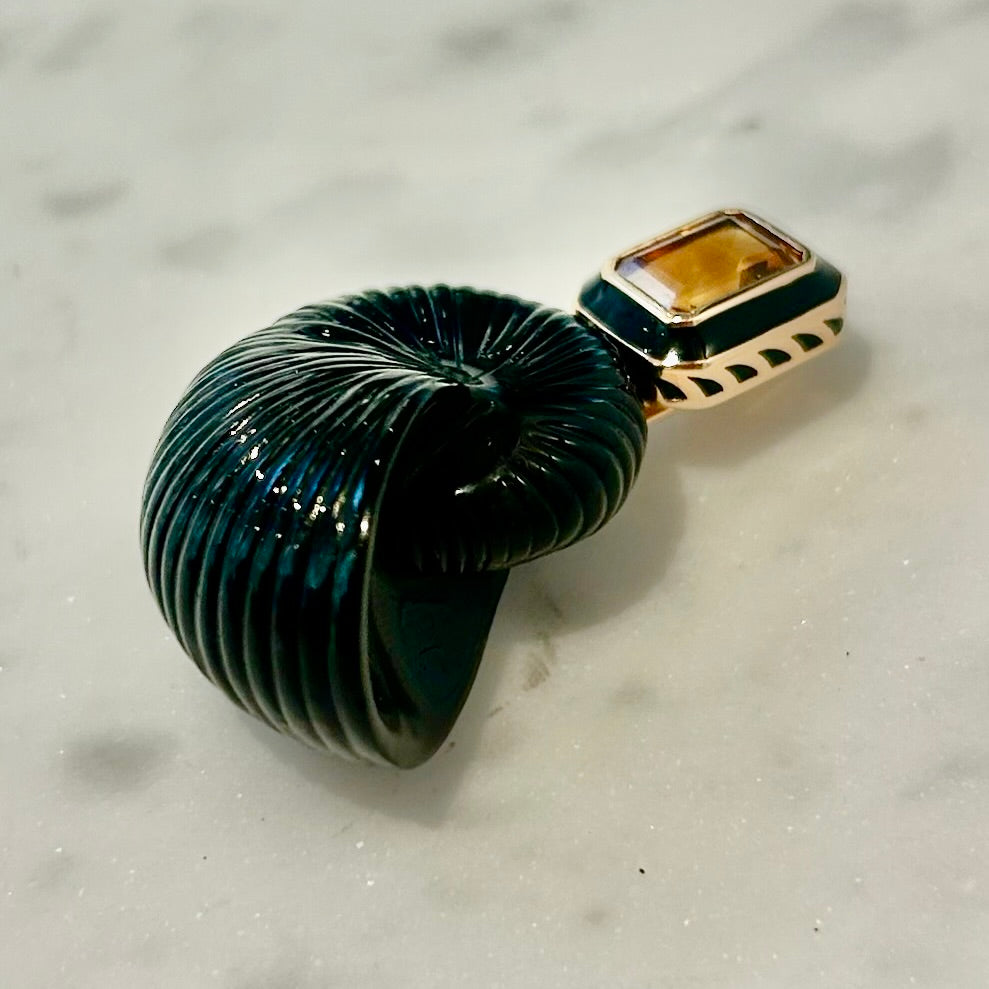 Dezso Classic Carved Onyx & Citrine Nautilus Pendant in 18k Rose Gold