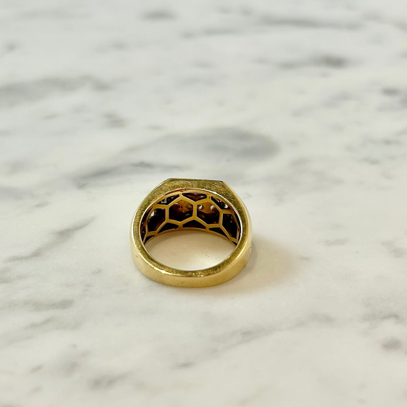 SHAY Diamond Illusion Signet Pinky Ring in 18k Yellow Gold