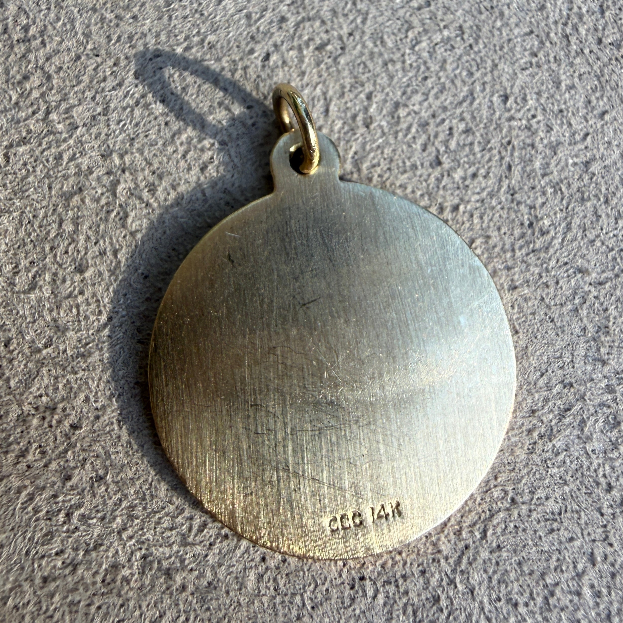 Vintage 14k Yellow Gold "Plus Qu'Hier, Que Demain" Medallion Charm