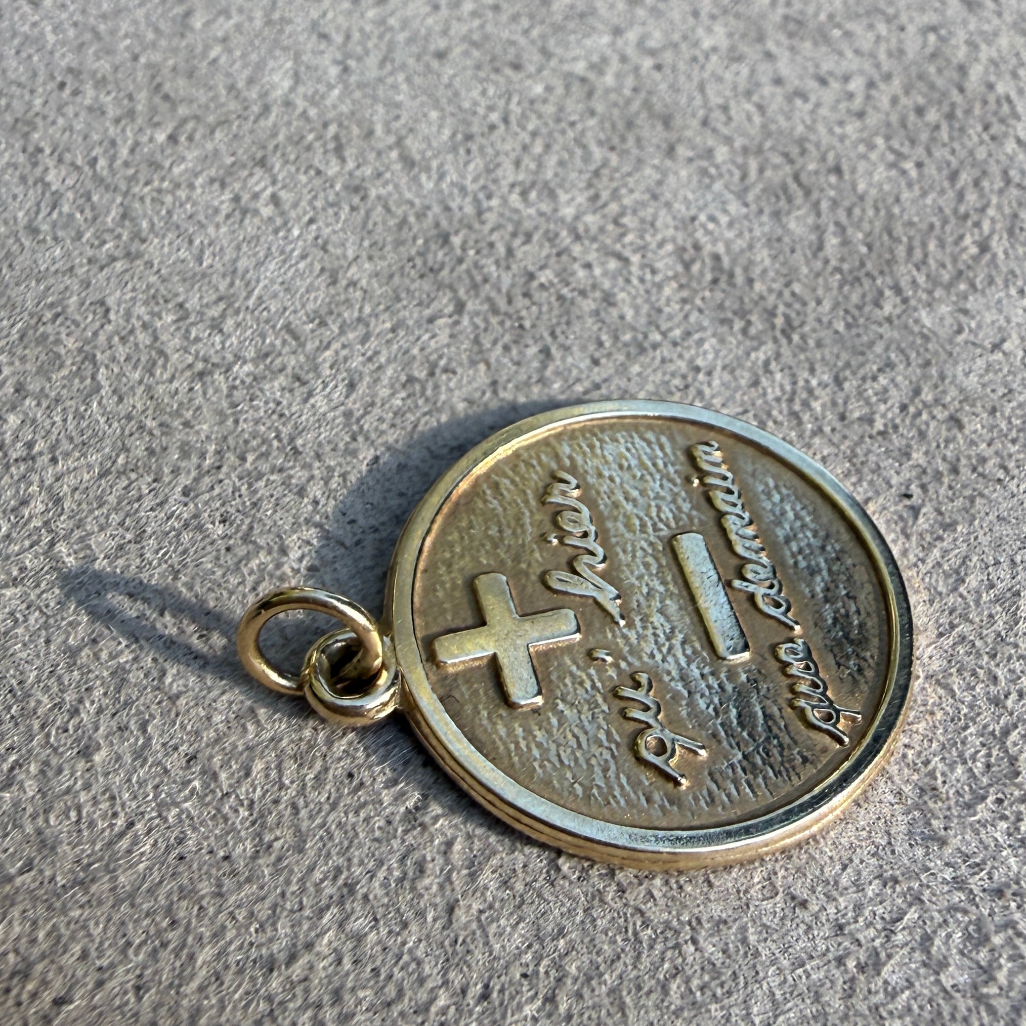 Vintage 14k Yellow Gold "Plus Qu'Hier, Que Demain" Medallion Charm