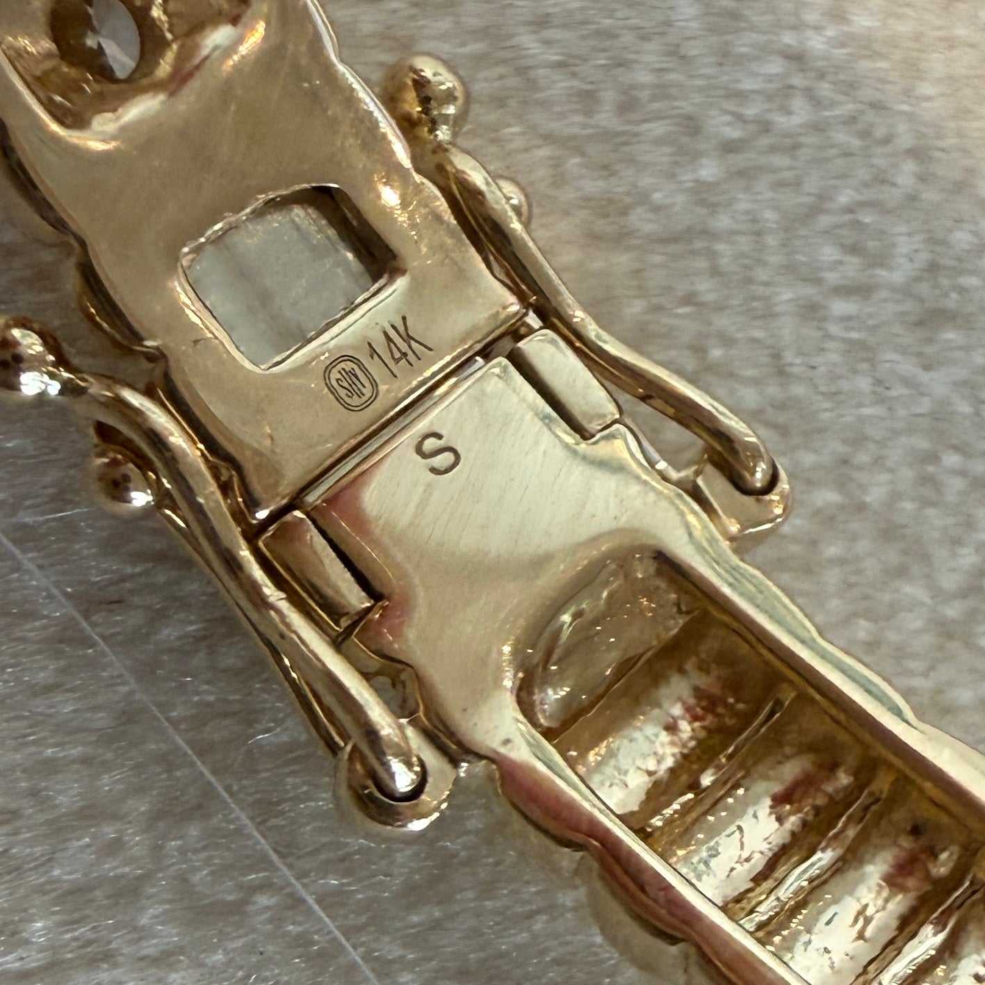 14k Yellow Gold Fluted Diamond Bezel Bangle