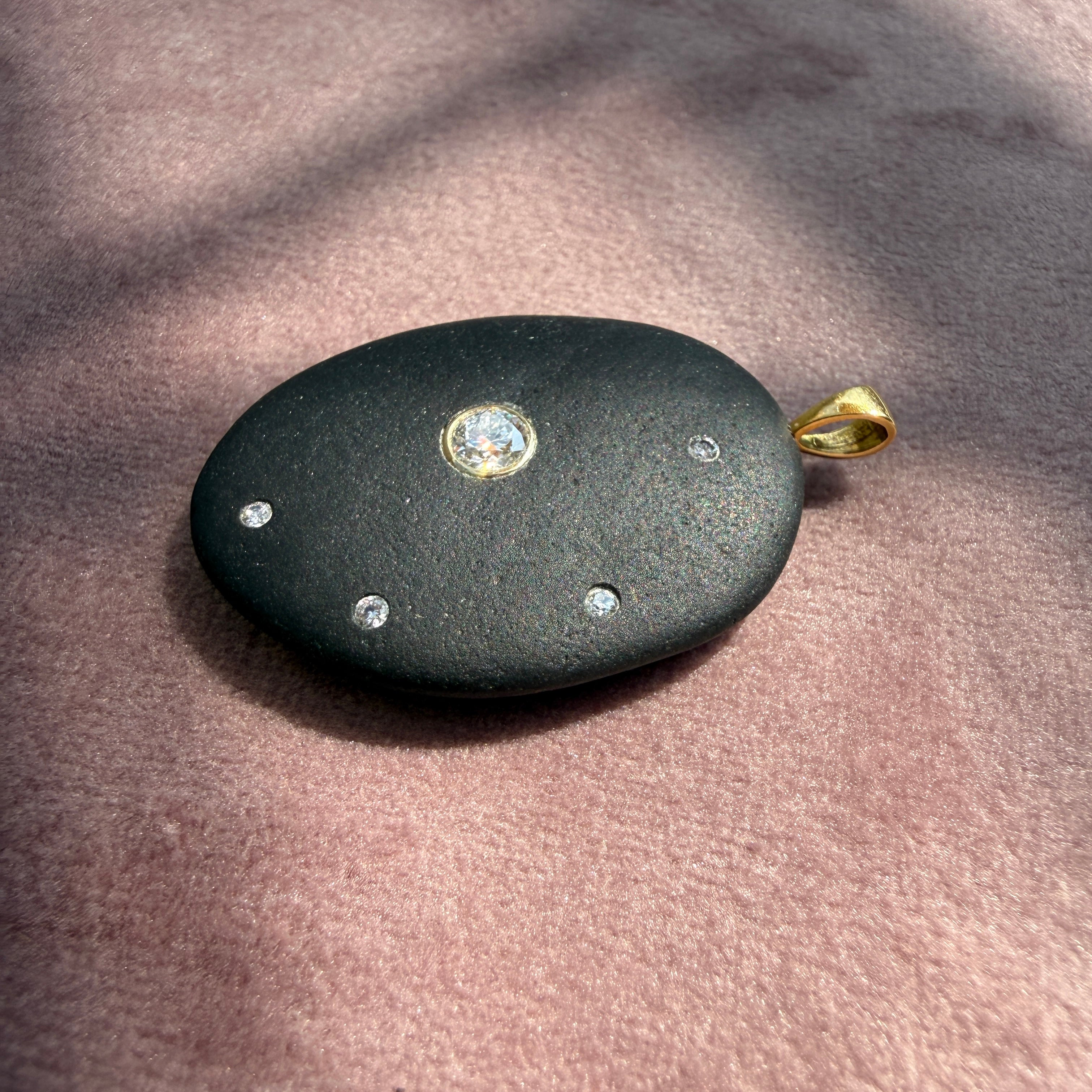 CVC Stones 18k Yellow Gold Diamond-Set Black Stone Pendant