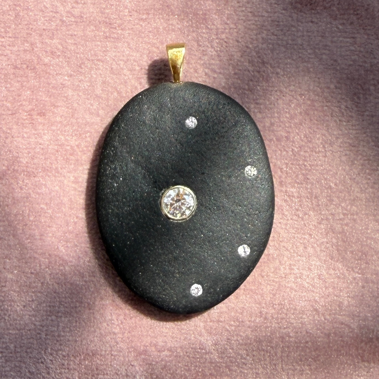 CVC Stones 18k Yellow Gold Diamond-Set Black Stone Pendant