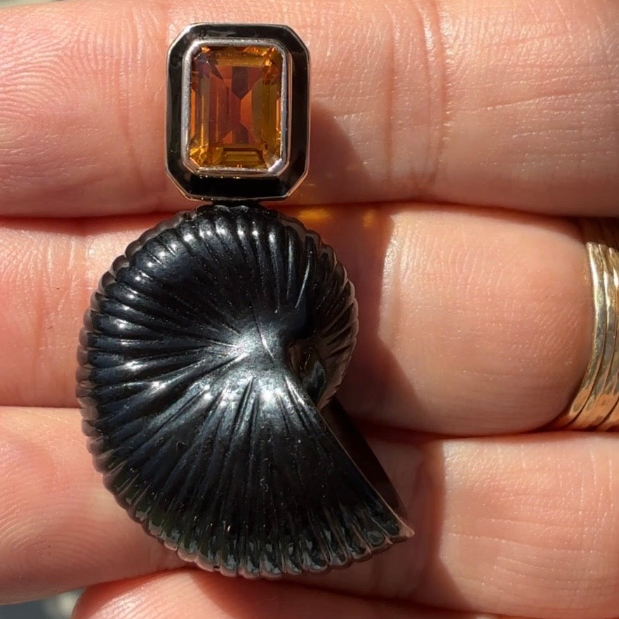 Dezso Classic Carved Onyx & Citrine Nautilus Pendant in 18k Rose Gold