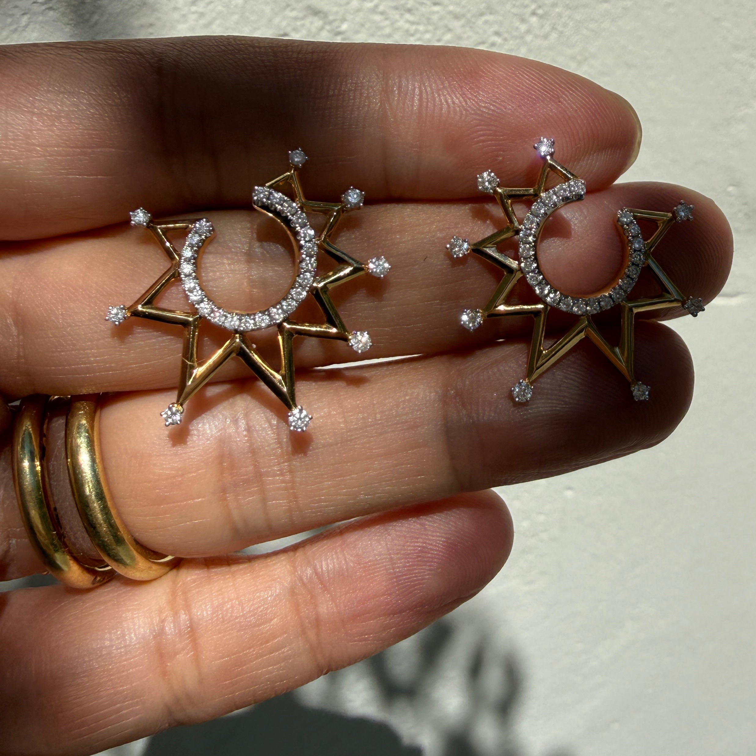 Sorellina Empress Crescent Crown Earrings in 18k Yellow Gold