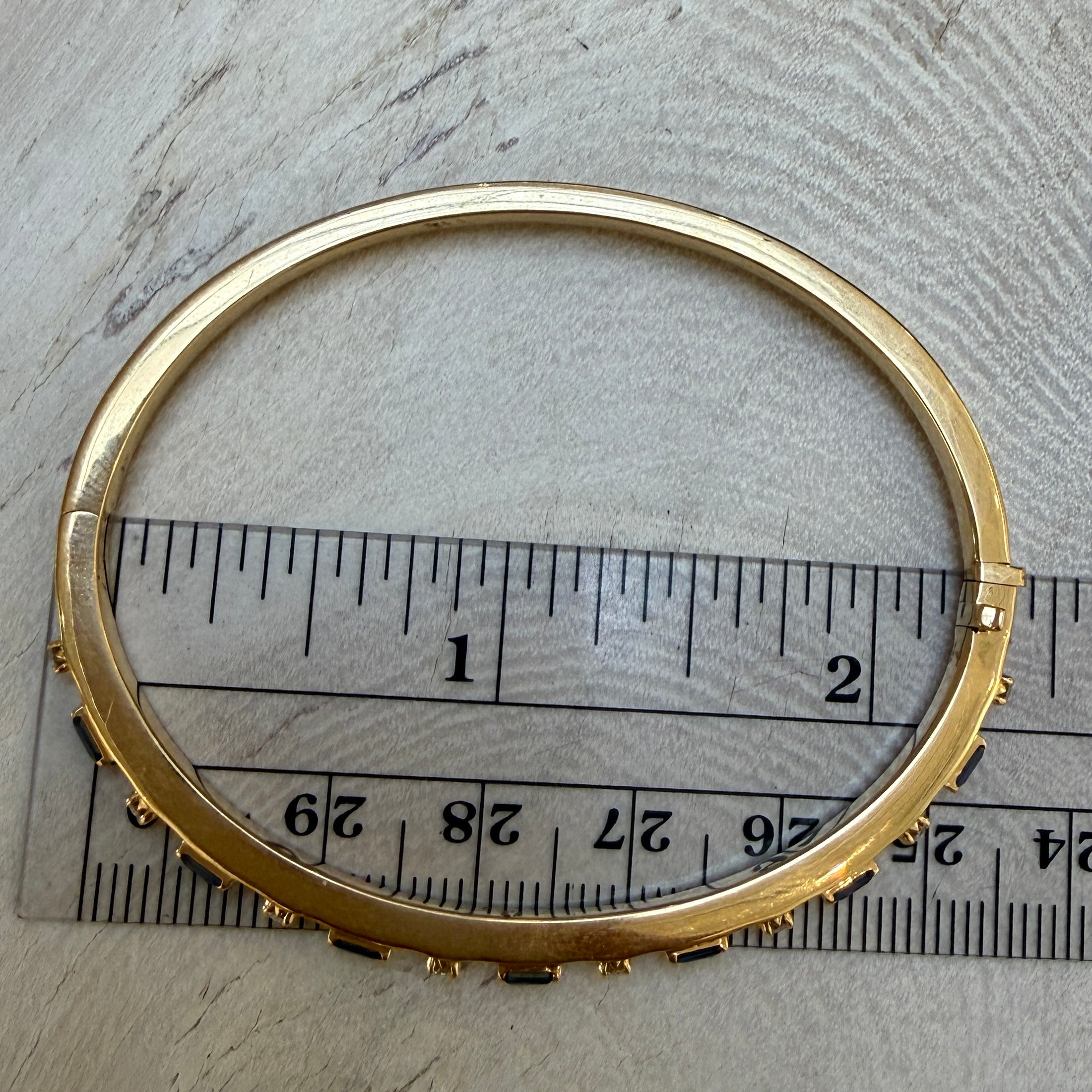 Sorellina Baguette and Diamond Bangle in 18k Yellow Gold