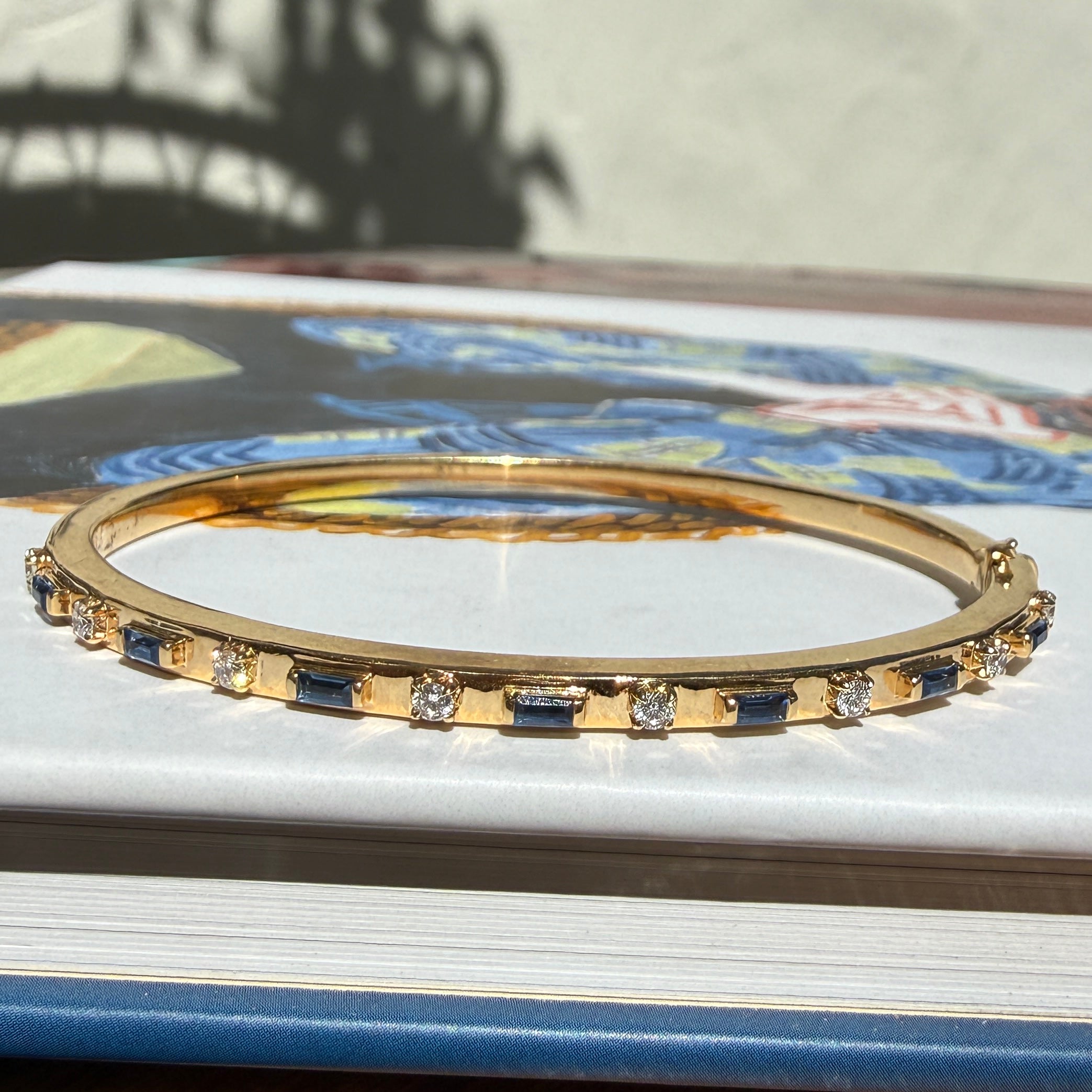 Sorellina Baguette and Diamond Bangle in 18k Yellow Gold