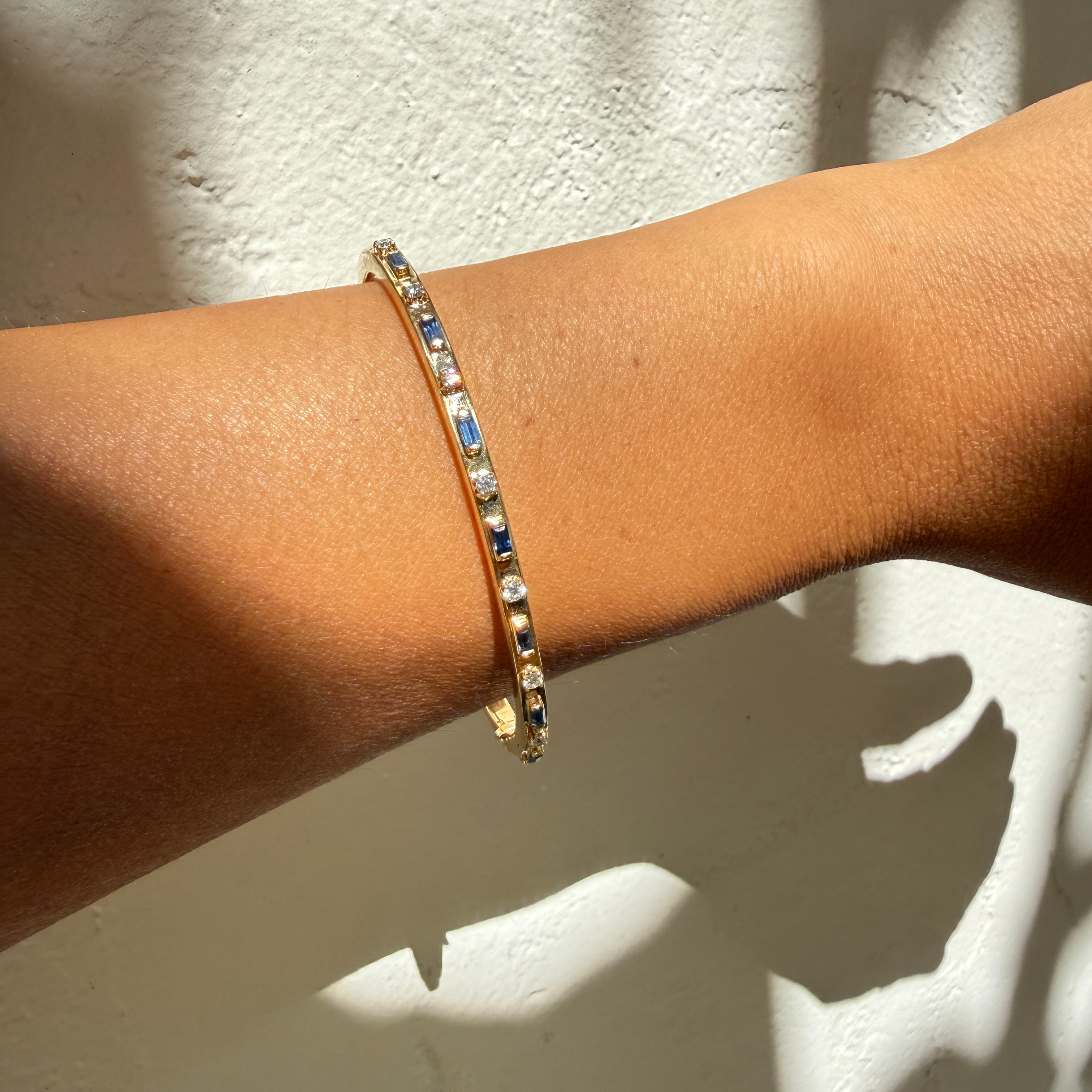 Sorellina Baguette and Diamond Bangle in 18k Yellow Gold