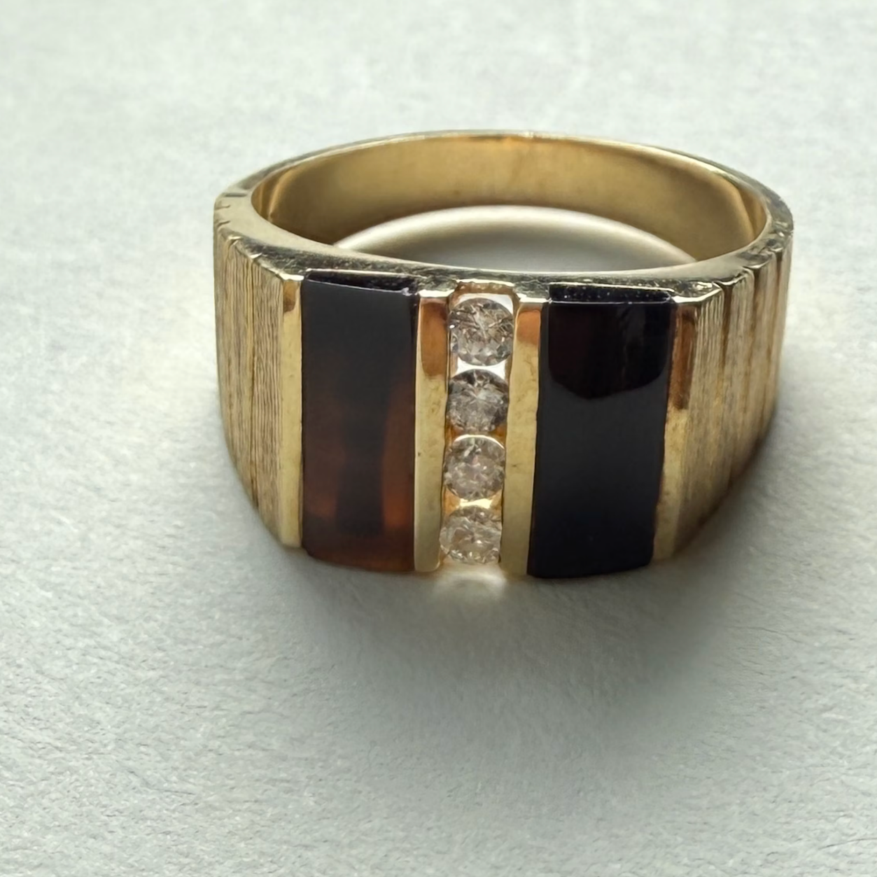 Vintage 14k Yellow Gold Onyx & Diamond Fluted Ring