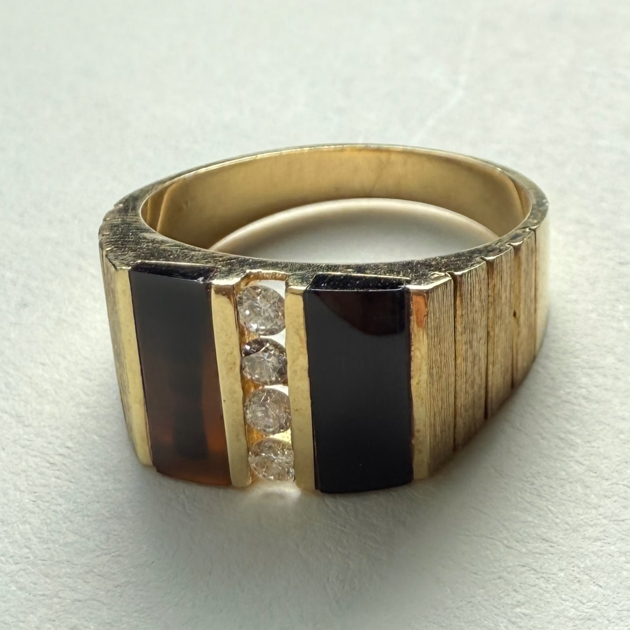 Vintage 14k Yellow Gold Onyx & Diamond Fluted Ring