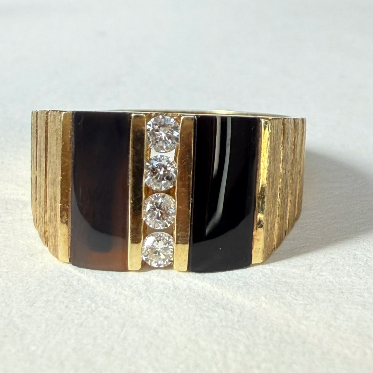 Vintage 14k Yellow Gold Onyx & Diamond Fluted Ring