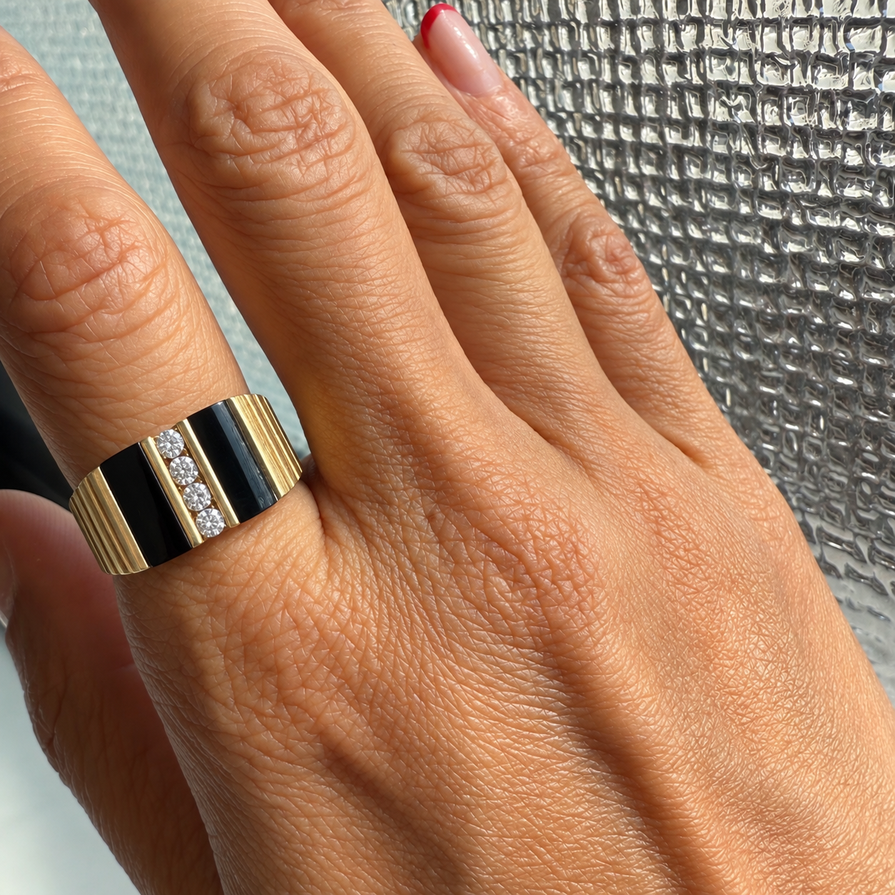 Vintage 14k Yellow Gold Onyx & Diamond Fluted Ring
