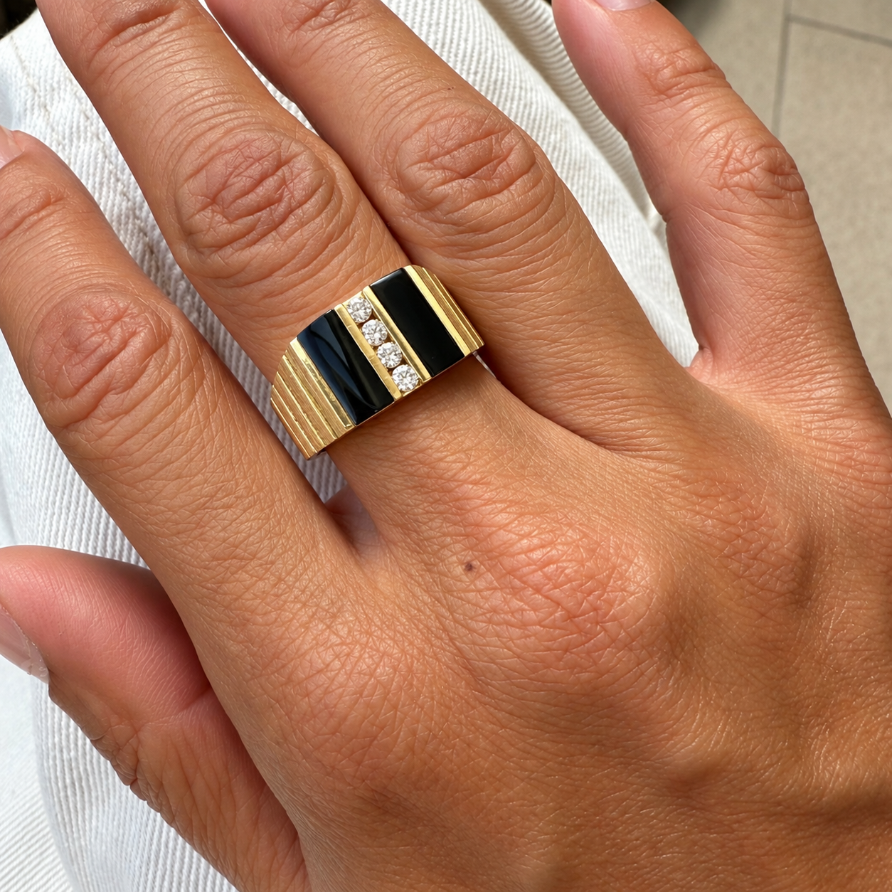 Vintage 14k Yellow Gold Onyx & Diamond Fluted Ring